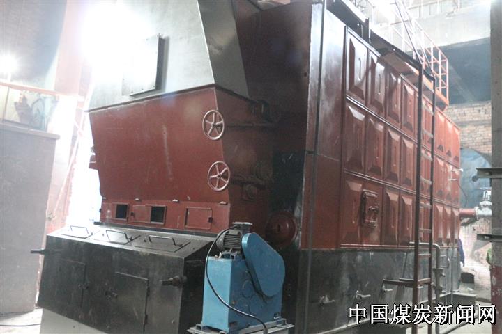 溫暖每個(gè)崗位 凈化一片天空——龍煤七臺河礦業(yè)公司鐵東選煤廠更新改造鍋爐側(cè)記(圖1)