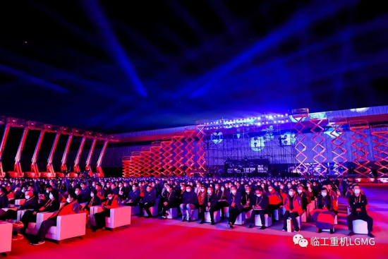 臨工重機礦山挖掘機新品上市、勇奪礦車全球銷冠演繹國之重器、非凡實力(圖1)
