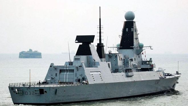 075艦桅桿被涂成黑色引發網友熱議為什么不改進消除黑煙？(圖1)