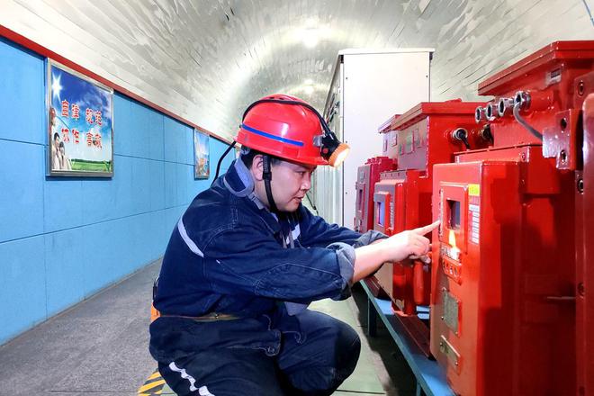 山東能源濱湖煤礦劉太玉：以過硬本領打造高質量運轉區隊(圖2)
