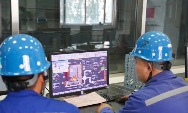 實(shí)地探訪：呼和浩暖首日供暖公司點(diǎn)爐升溫現(xiàn)場直擊(圖3)