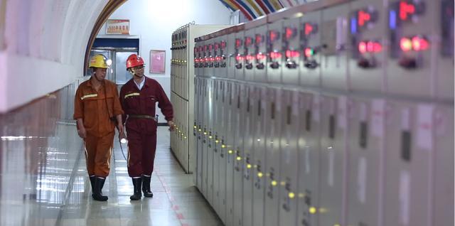 分秒必爭(zhēng)增產(chǎn)增供！4萬(wàn)徐礦人奮力決戰(zhàn)四季度(圖1)