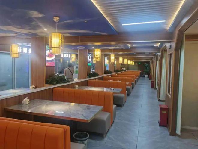 美食廣場擾民怎么辦?排除隱患留下煙火氣(圖4) 美食廣場擾民怎么辦?排除隱患留下煙火氣(圖4)