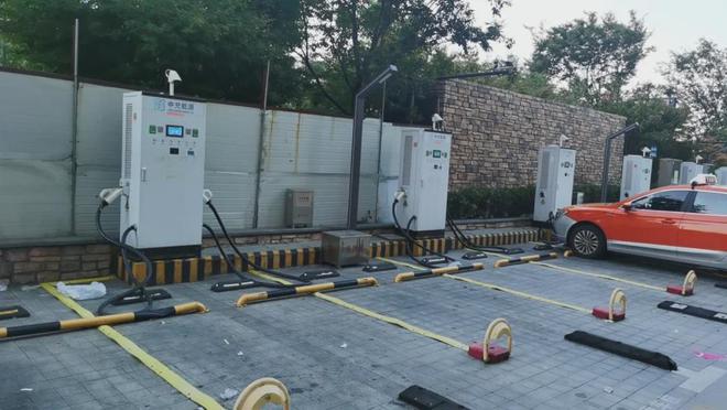 上海這個小區的居民痛苦不堪：上下夾攻日子沒法過了(圖2)