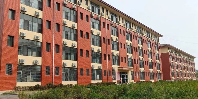 近10萬平米!中廣歐特斯助力臨沂大學(xué)打造“有溫度的大學(xué)”!(圖5) 近10萬平米!中廣歐特斯助力臨沂大學(xué)打造“有溫度的大學(xué)”!(圖5)